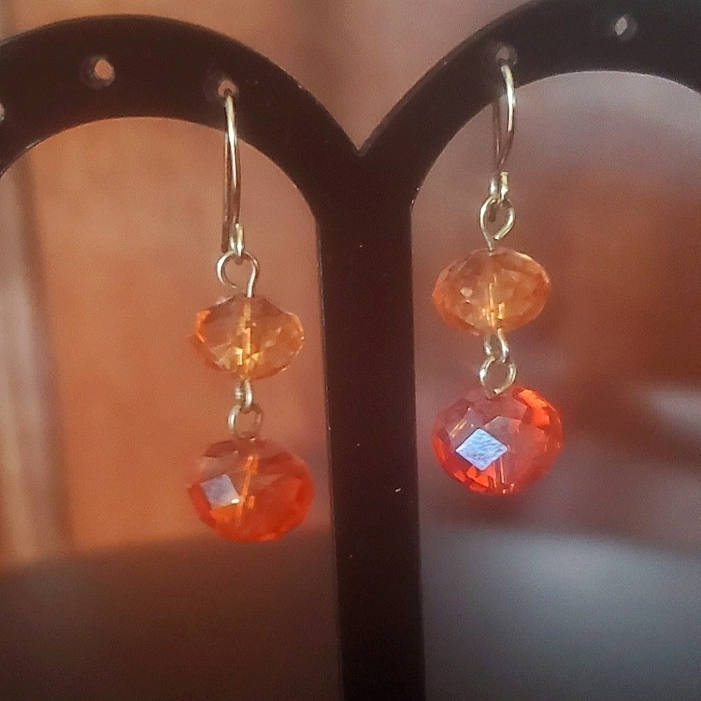 Silver Glass Beads and Faceted Acrylic Earrings. 🌴